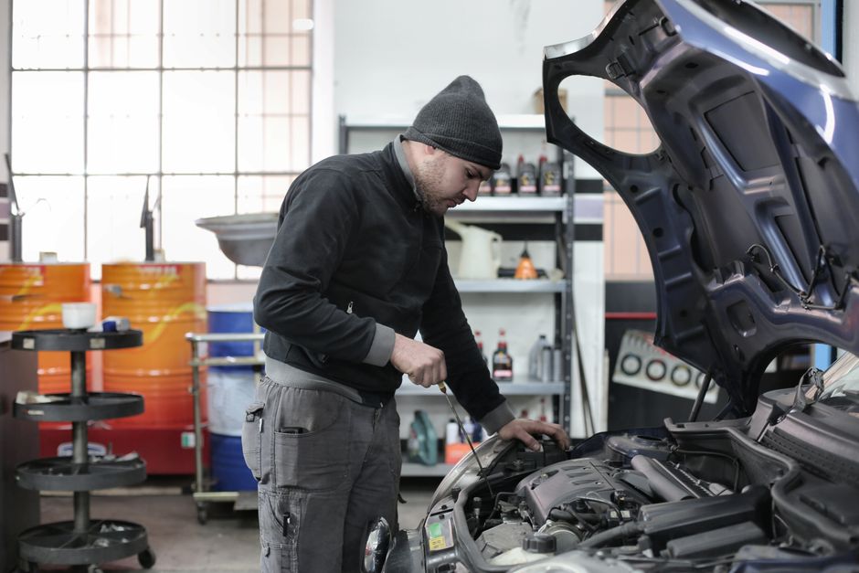 Зображення 2: car repair mechanic workshop - тематичне фото до статті